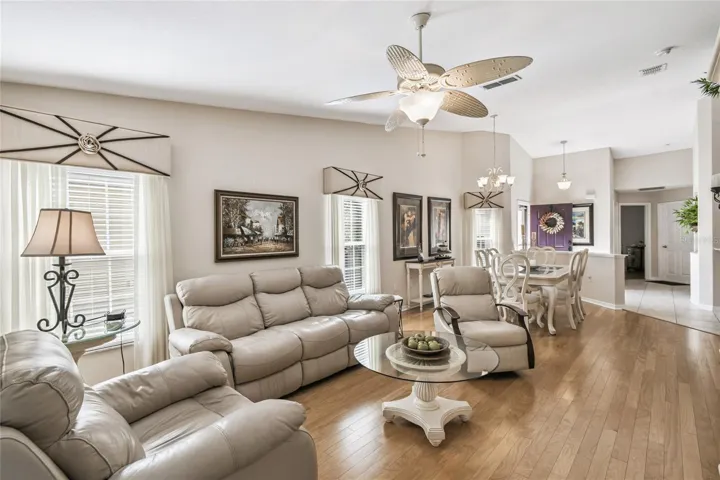 OPEN FLOOR PLAN