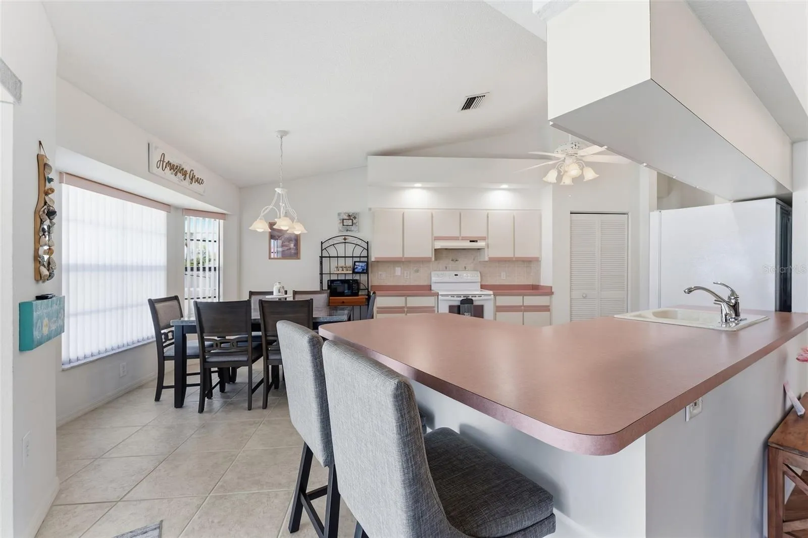 Dinette/Kitchen Island Seating