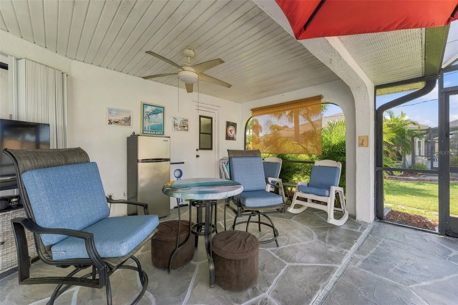 Screened in Lanai