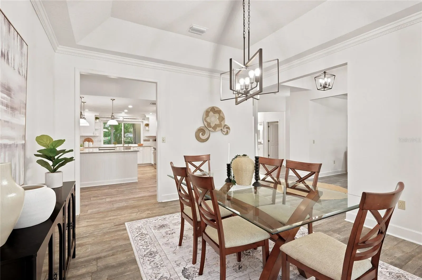 Convenient access from Kitchen for Dining