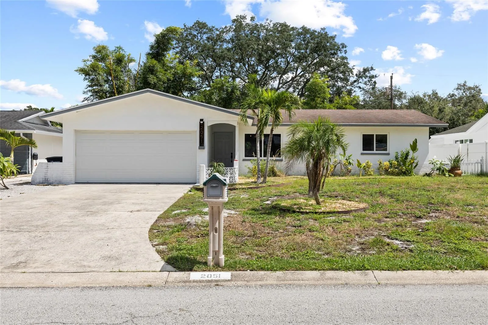 Oversized driveway, plenty of parking!