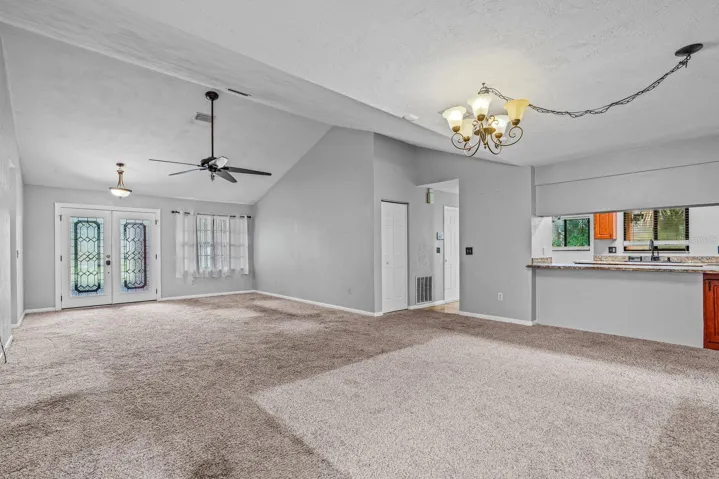living/ dining area