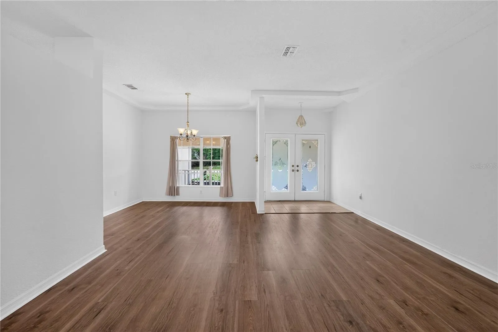 Living Room 1 / Dining