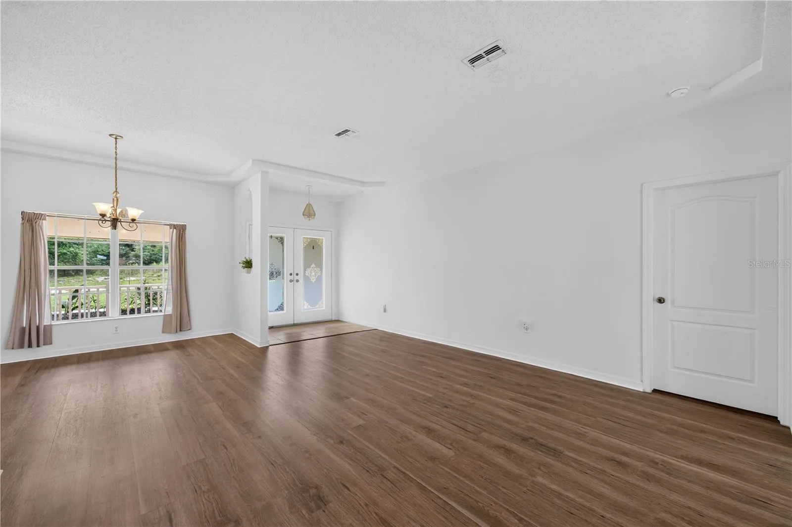 Living Room 1 / Dining