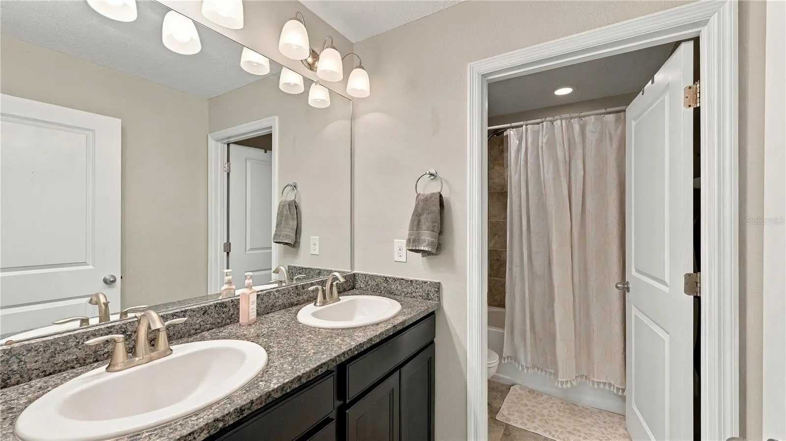 full bath upstairs