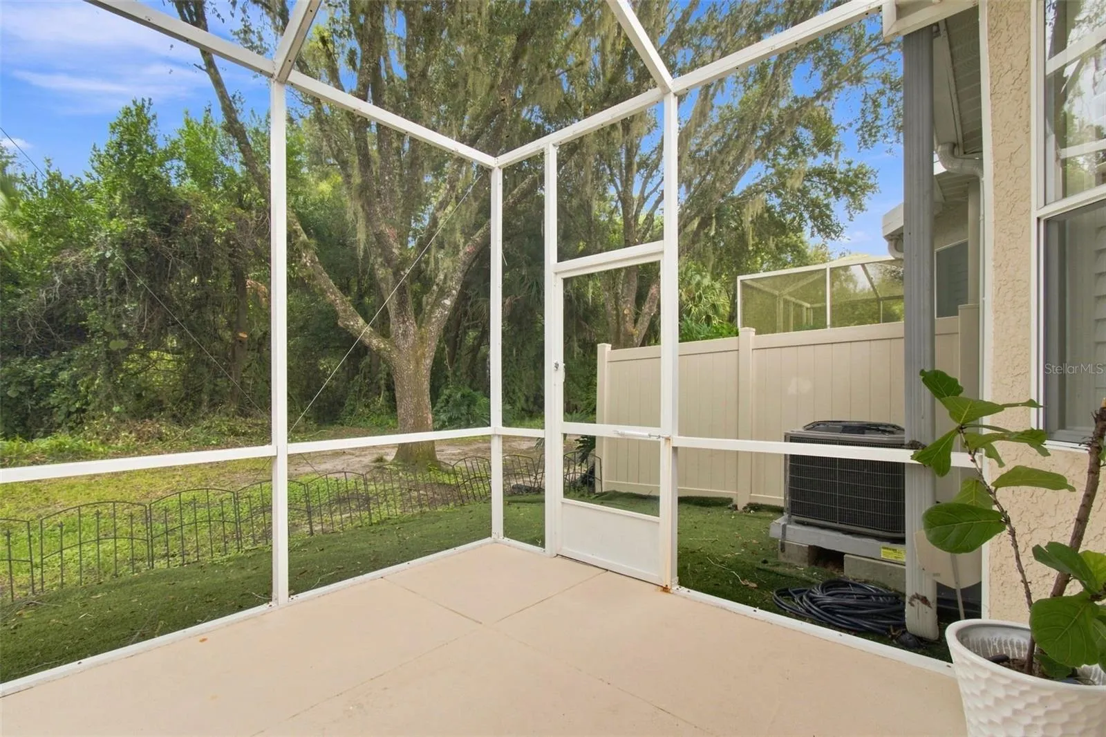 Extended/Screened Patio w/Views of Conservation Area