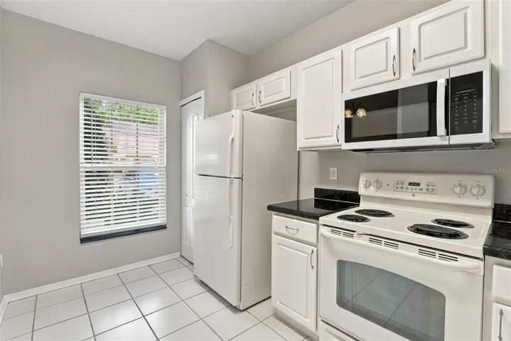 Kitchen: Microwave (2024)