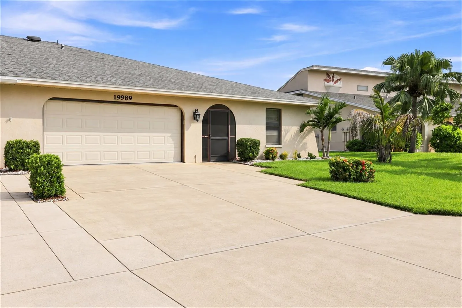 Virtually altered to show clean driveway