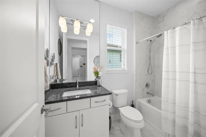 Guest Bath with tub
