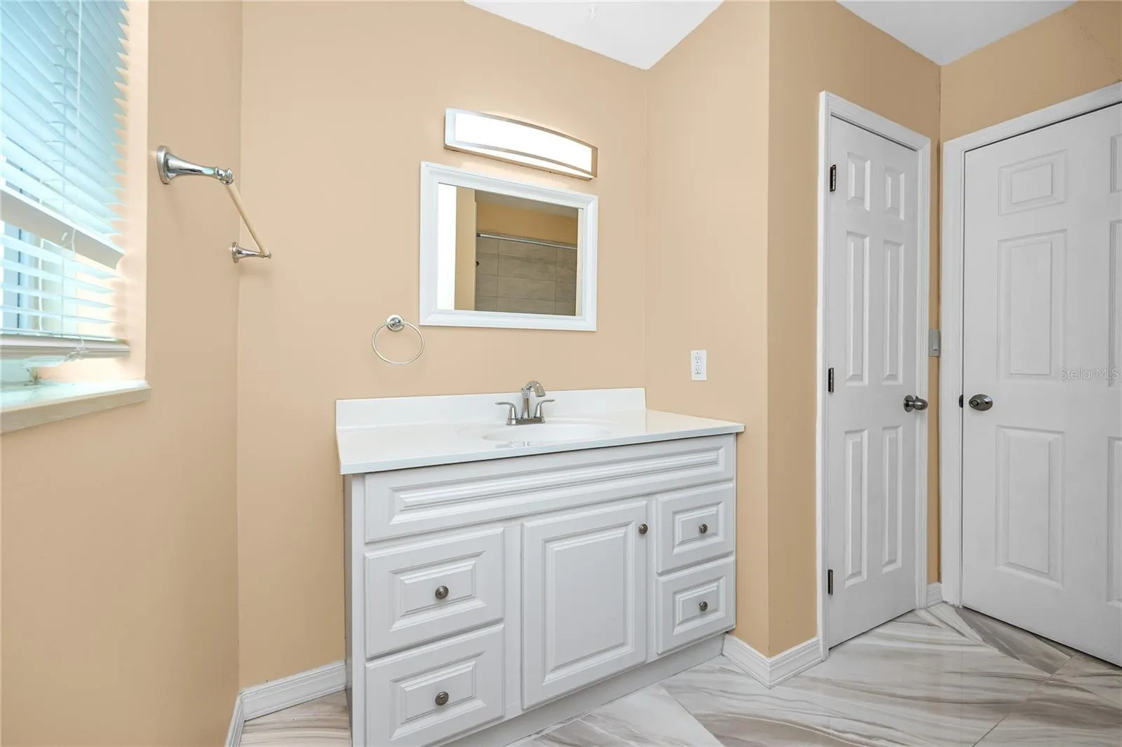 2nd bathroom