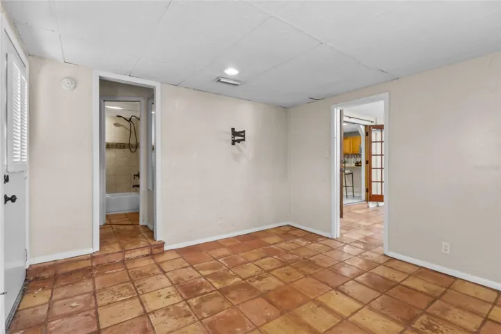 3#rd Bedroom &amp; En Suite - Can be a Separate Entrance Suite