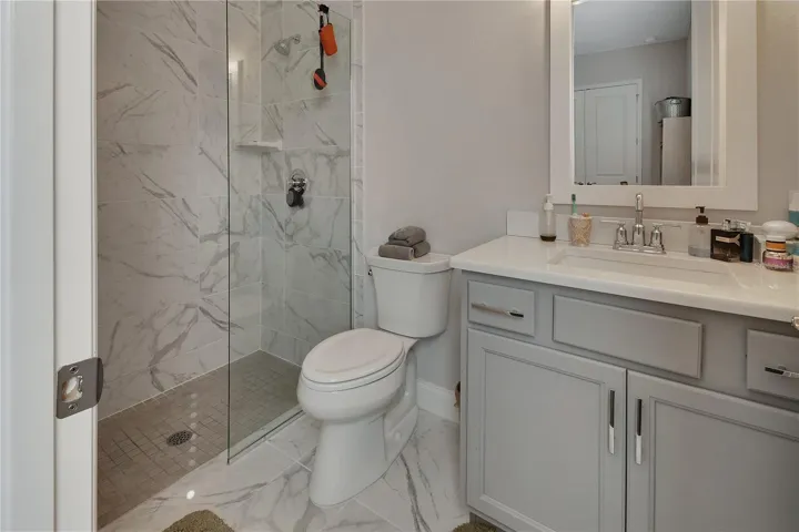 En-suite bathroom 3