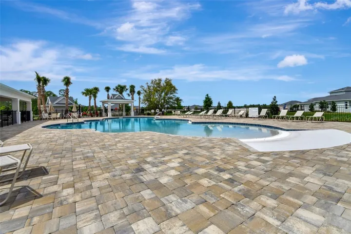 Pool with beach entry