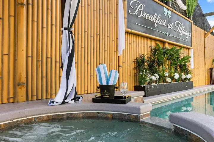 RELAX IN THE SPA