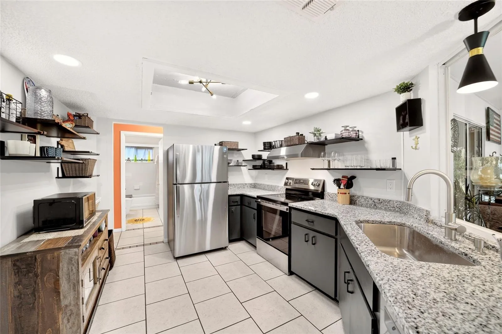 It has everything you need and the appliances you want with the SS dishwasher too