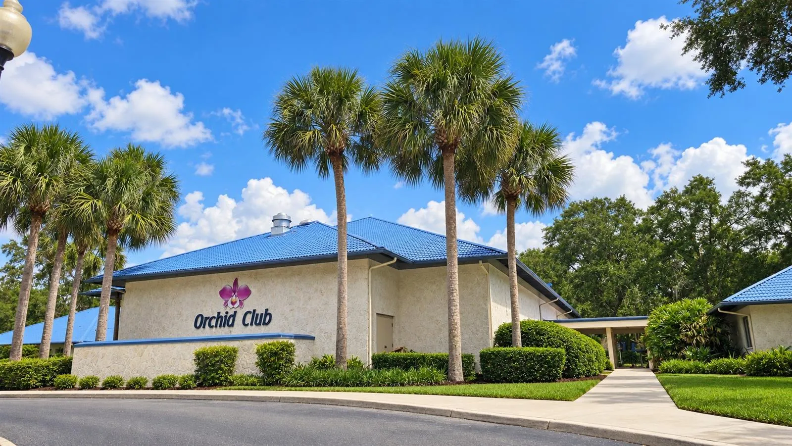 Multiple clubhouses and pool and spas. Call for more info