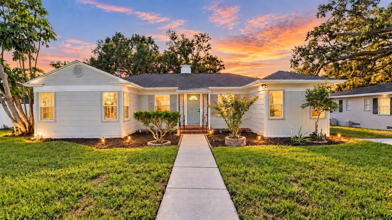 Quiet Street – charming New England aesthetic with scenic views of the golf course from the front yard.