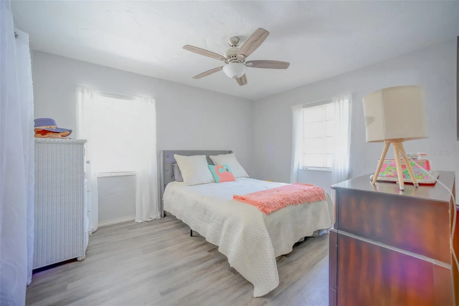 5027 Unit 3 - bedroom