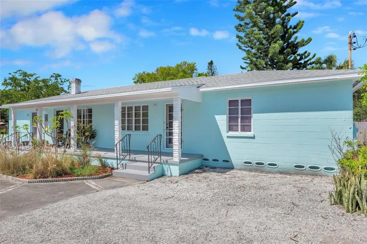 5029 duplex (Units 5/6) - front and side view