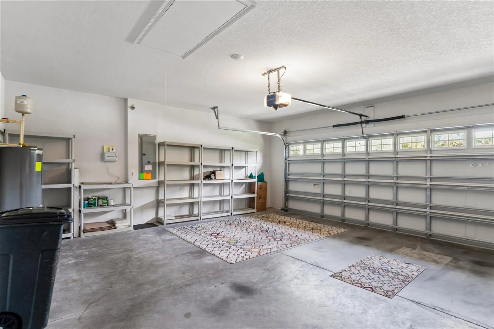 Good size garage (storage space on either side)