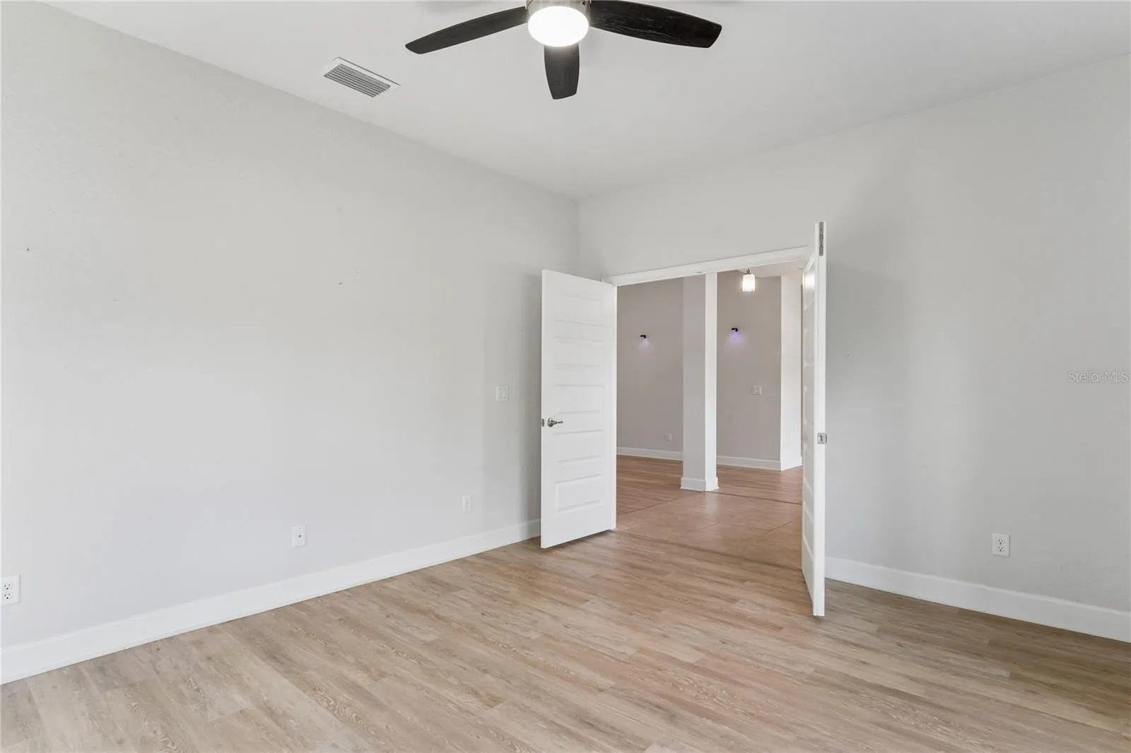 Front Office/Den