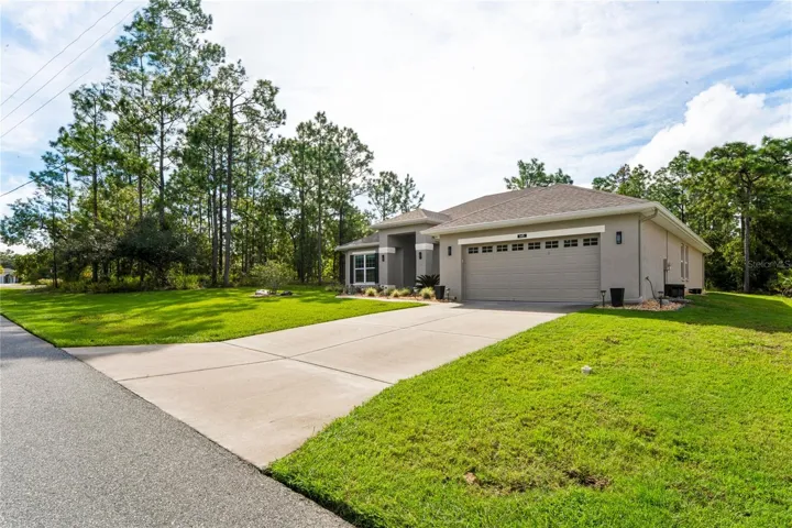 Nice wide driveway