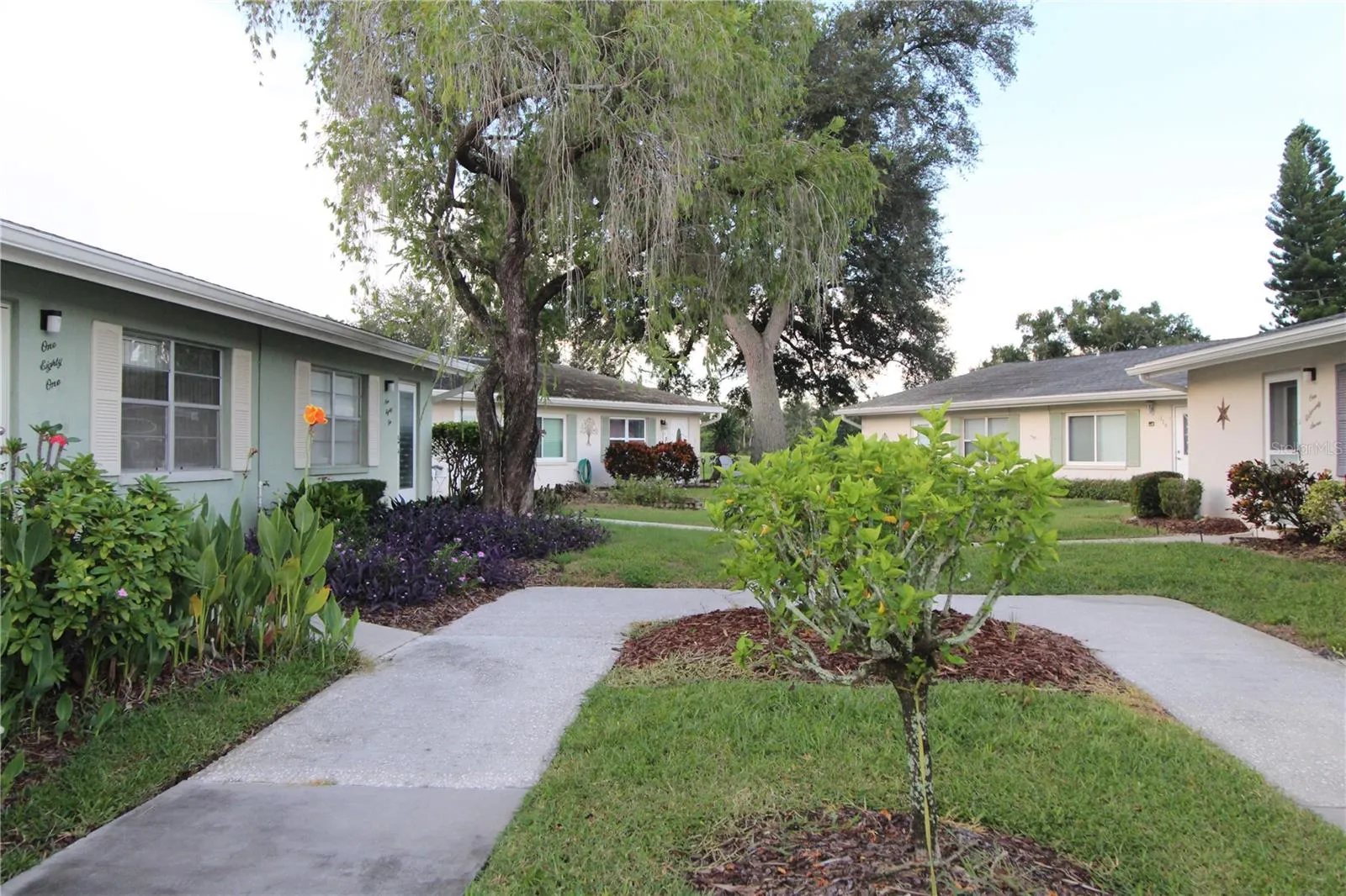 Beautiful Florida landscaping is such a nice greeting.