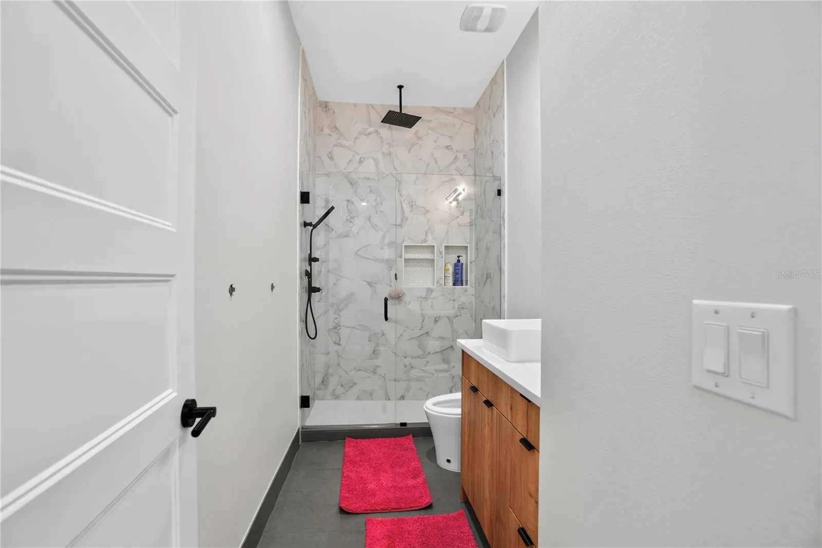 2nd Bathroom