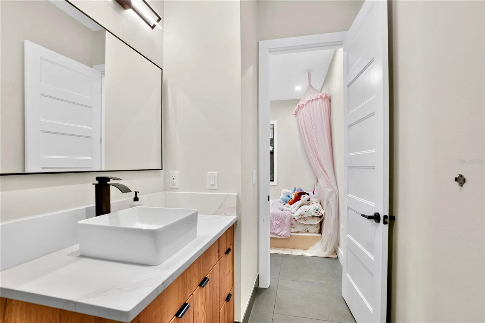 2nd Bathroom