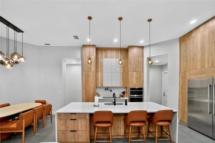 Kitchen/ Kitchen Island