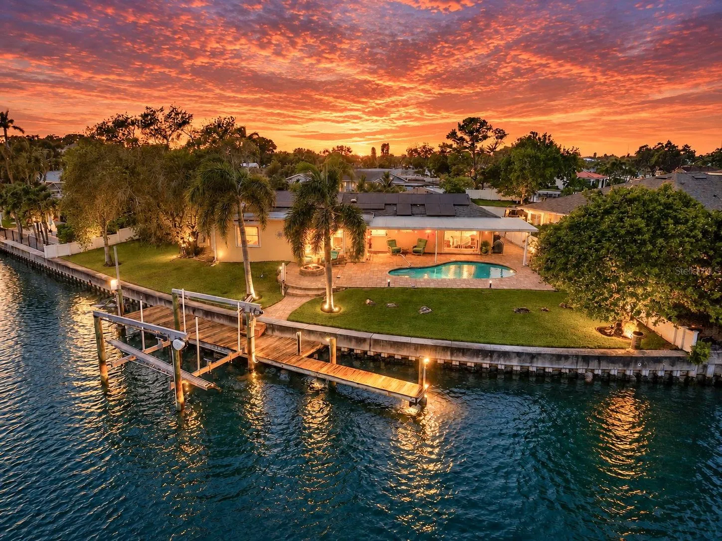 Culdesac waterfront!
