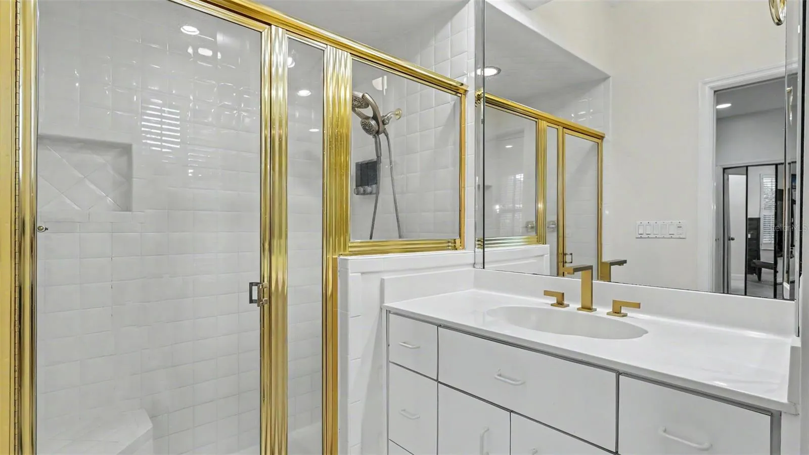 Bedroom 3's bathroom