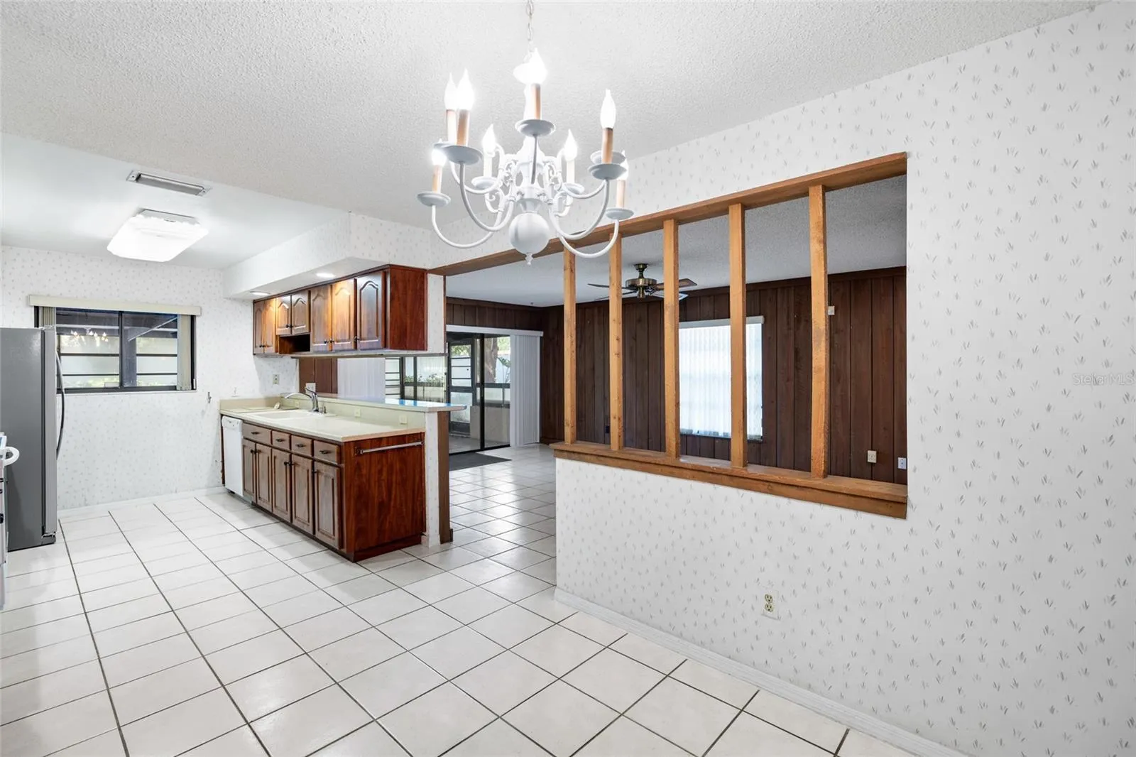 Kitchen Dining Area
