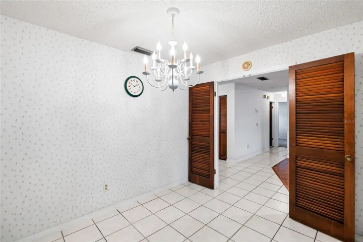 Kitchen Dining Area