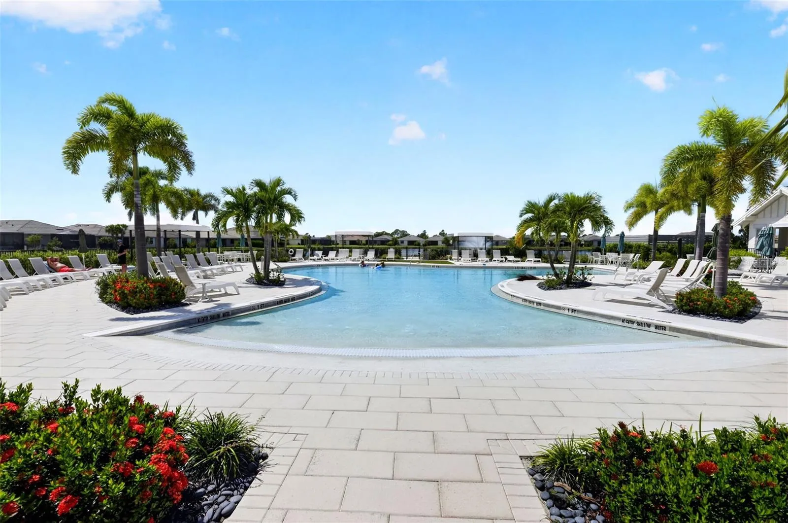 Resort Style Zero Entry Pool
