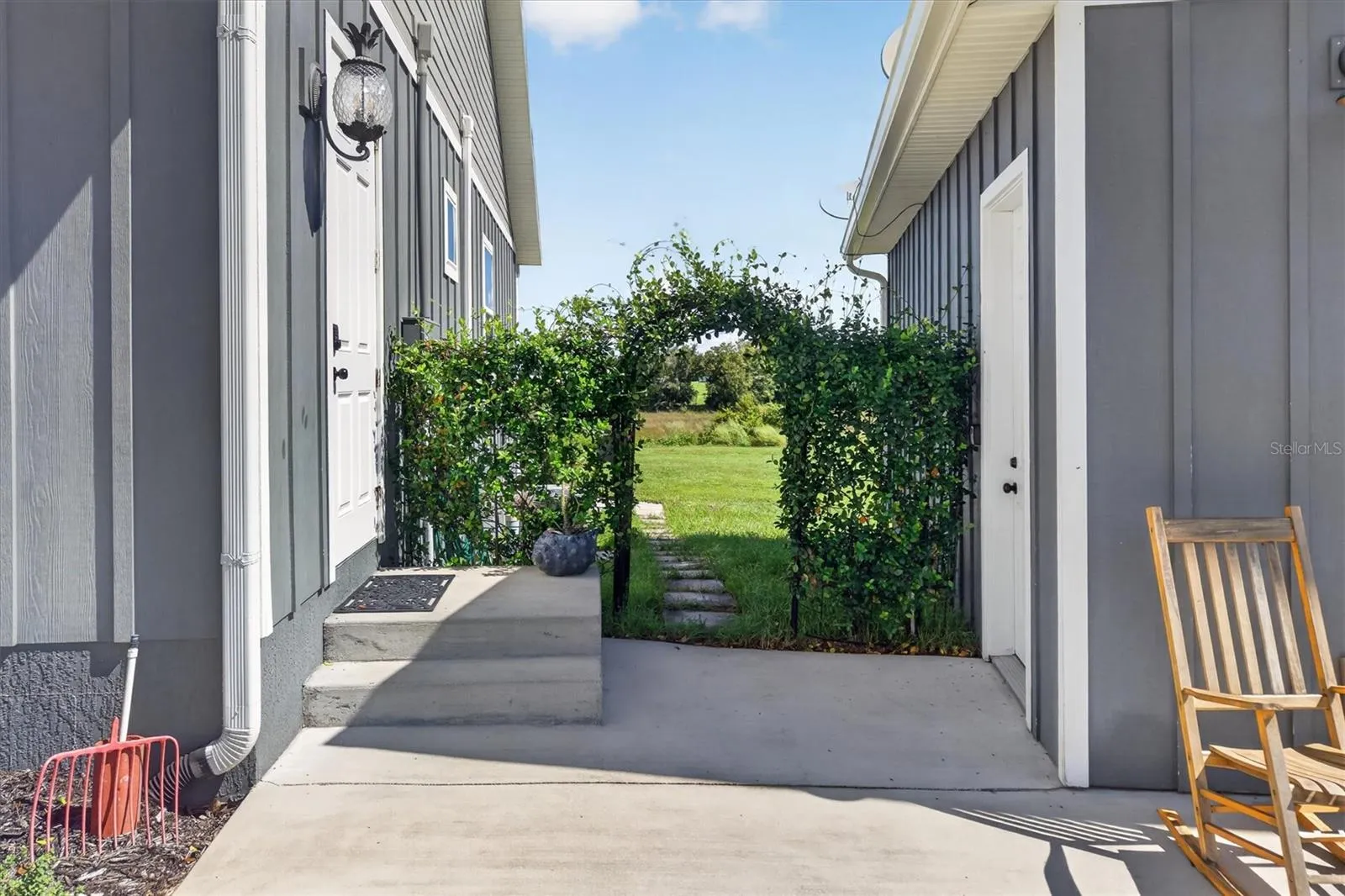 breeze way between house and garage