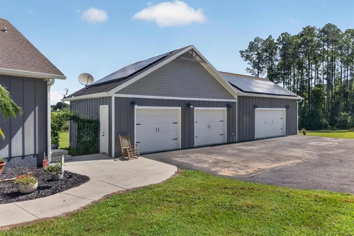 Dual garage entrance