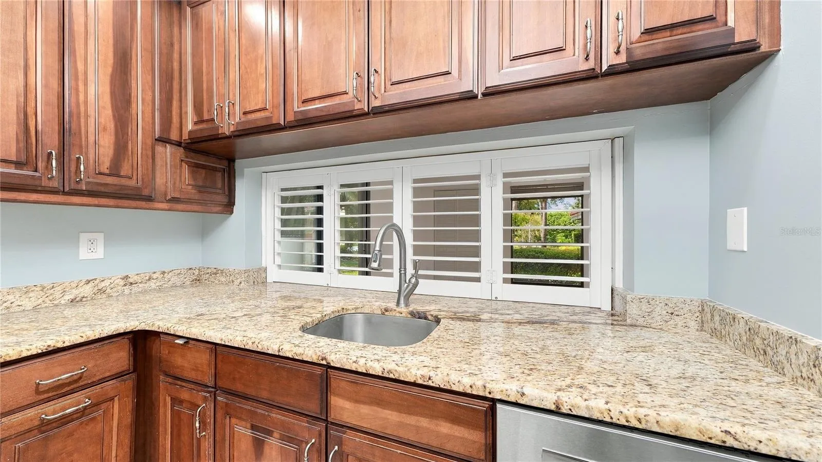 Kitchen - Pass through to Office