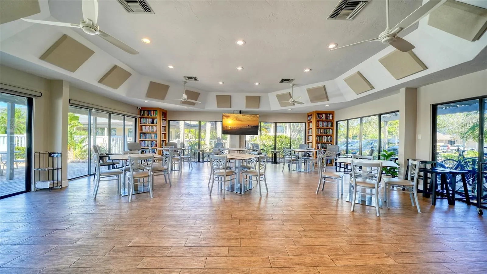 Communal Library and Meet Up Room