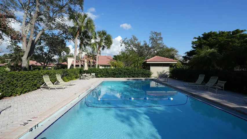 Carriage House Private Pool and Baths