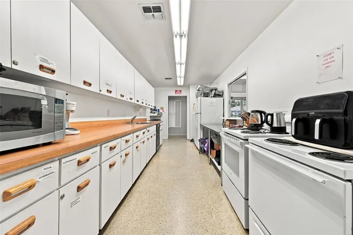 Full Community Kitchen