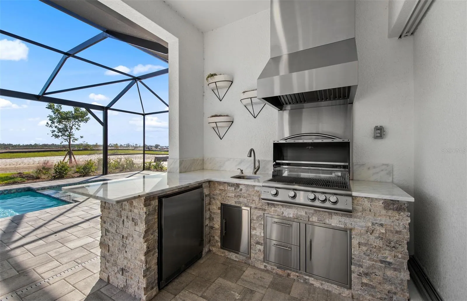 Photos are of furnished Stardom model. Homes may vary.