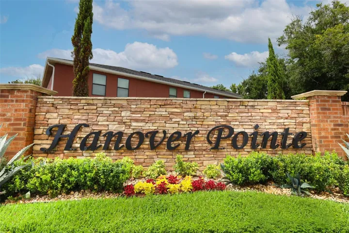 Entry to Hanover Pointe
