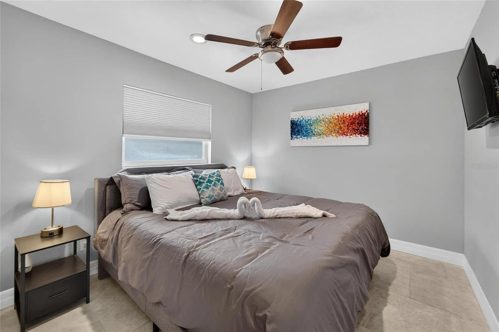 Unit A - King Bed