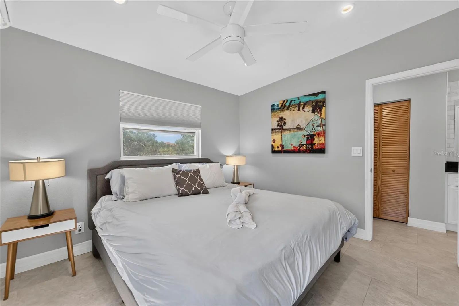 Unit C-King Bed