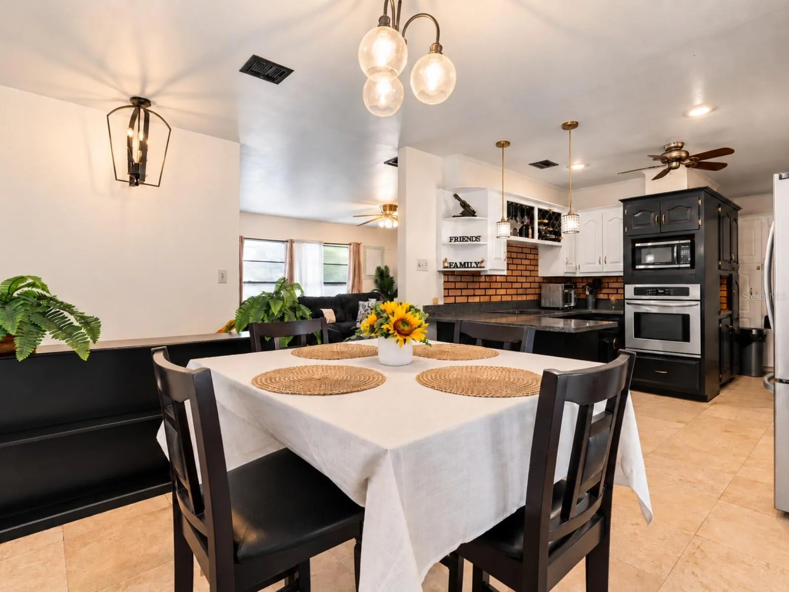 Kitchen Eating Space