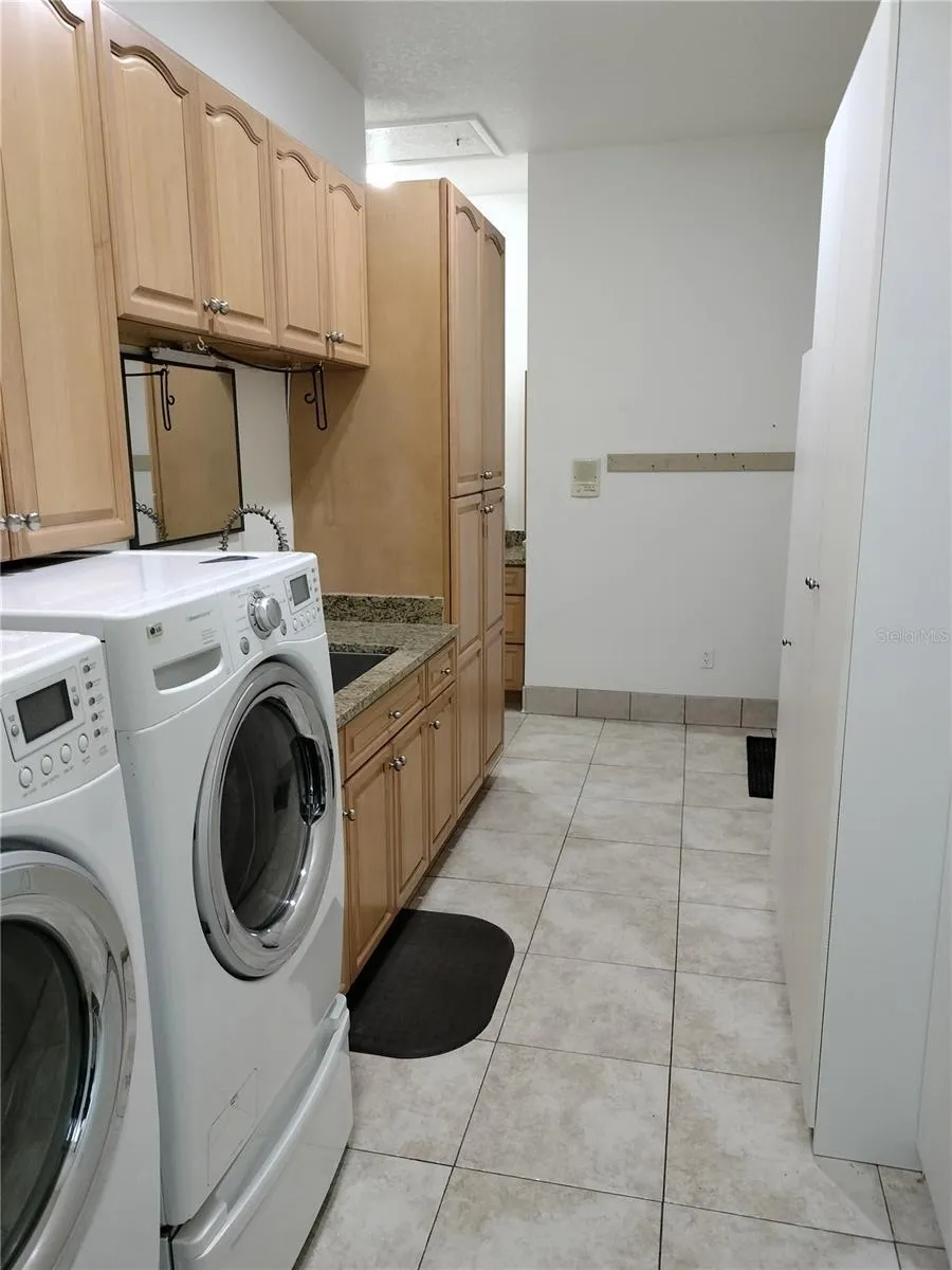 Mud Room/Laundry Room 11' x 18'3"