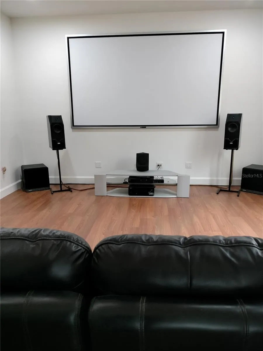 Home Theater/optional 2nd master 15'8" x 18'5"