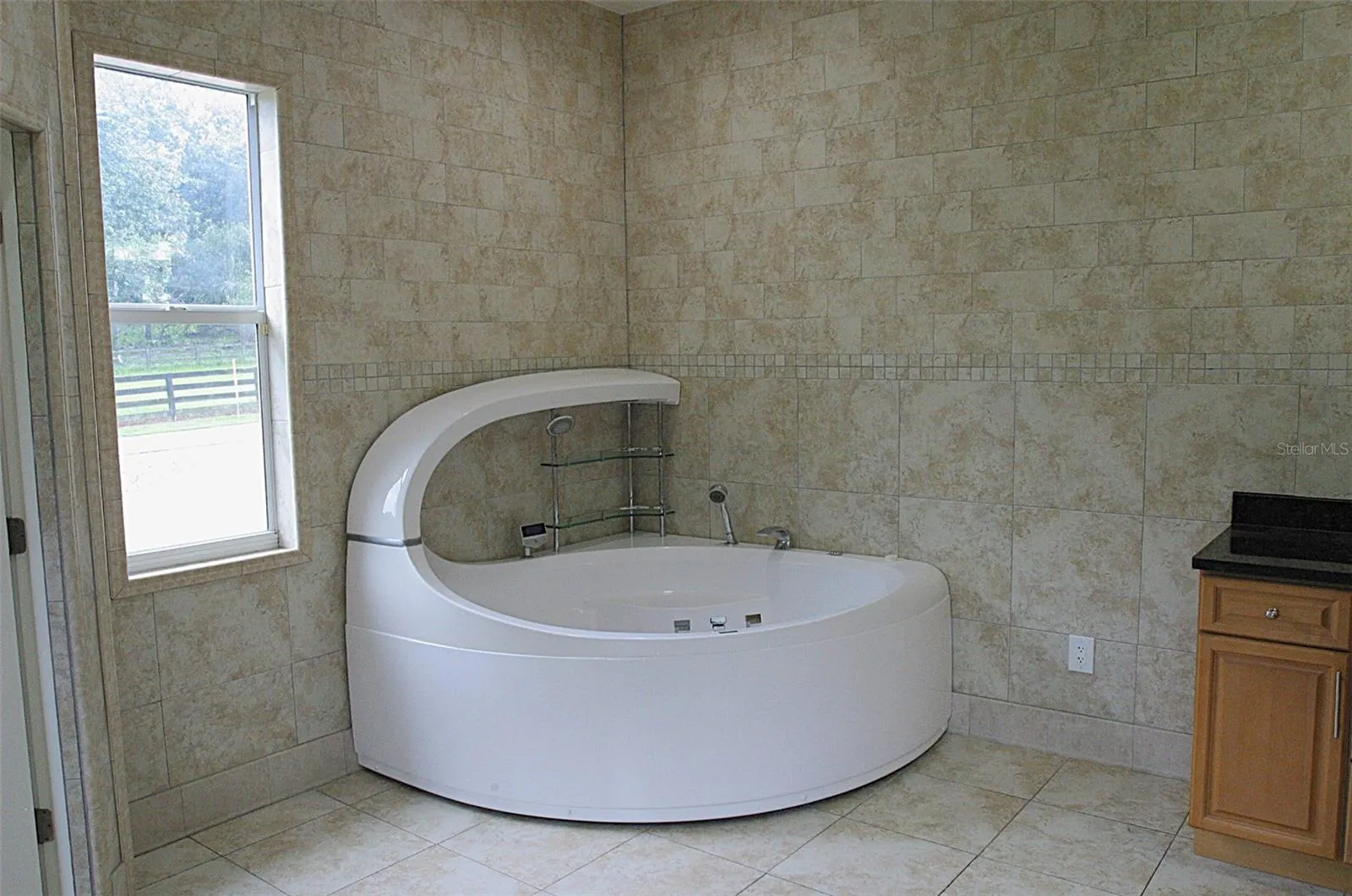 Master Bathroom Jetted Whirlpool Tub