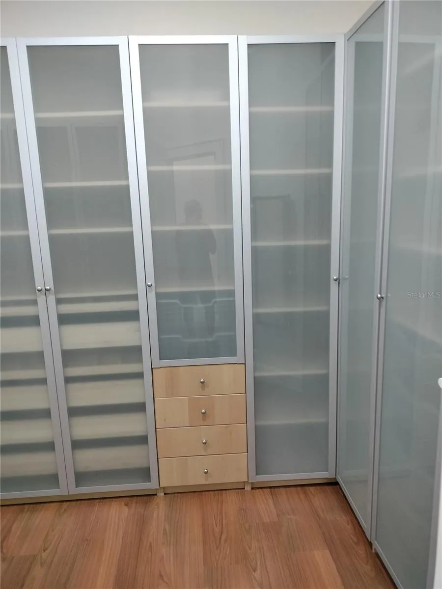 Master HERS closet